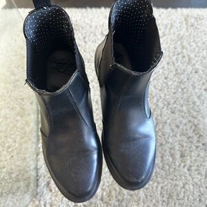 Dr. Martens chelsea boots size 9 womens